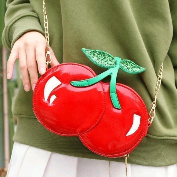 🔹️Cherry  Glitter Leaf Decor Cherry Design Chain Novelty Bag  pre-owned ✨️🍒 - Picture 3 of 8